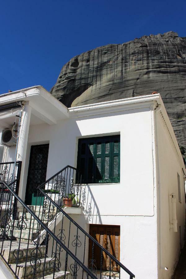 Meteora Mansion - Traditional Apt 3Bd - Rocks View กาลัมปากา ภายนอก รูปภาพ