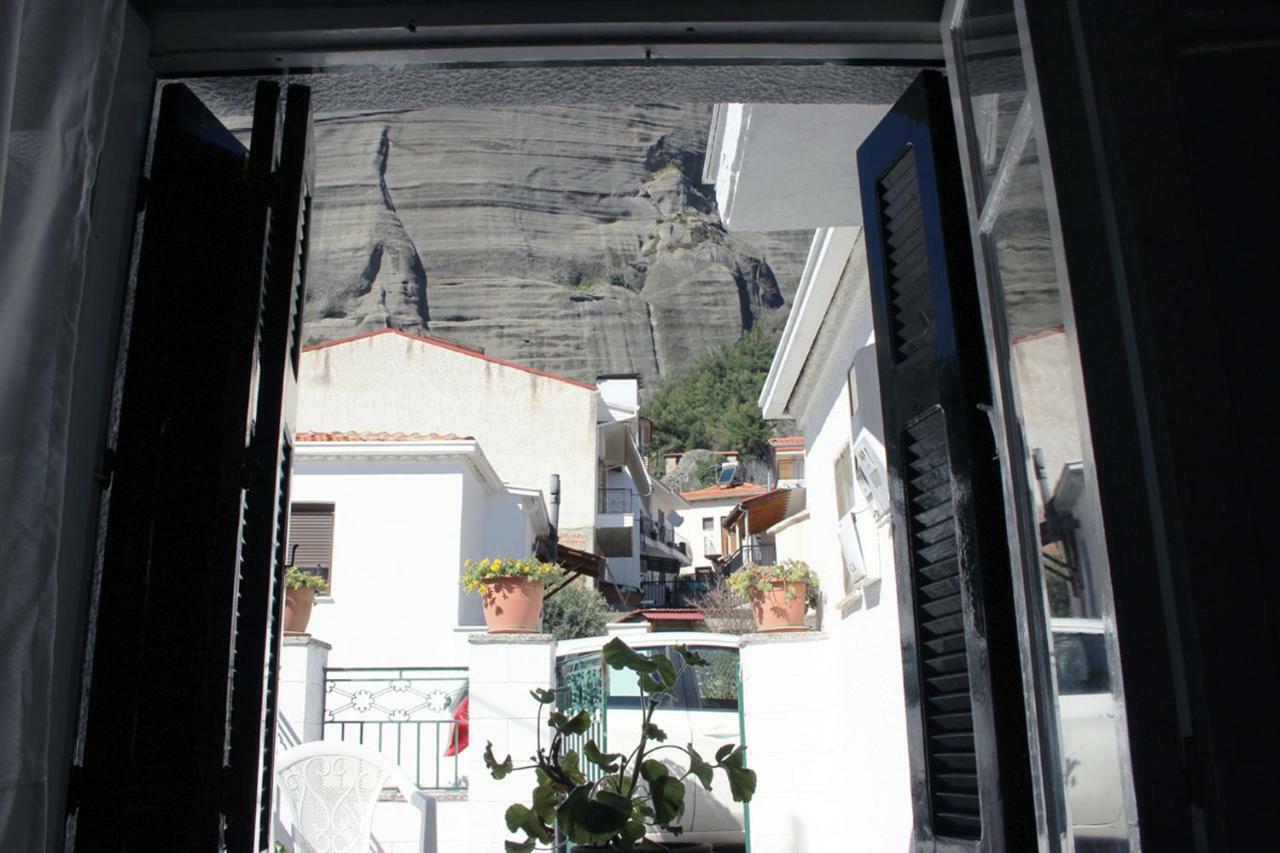 Meteora Mansion - Traditional Apt 3Bd - Rocks View กาลัมปากา ภายนอก รูปภาพ